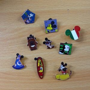 Disney pins